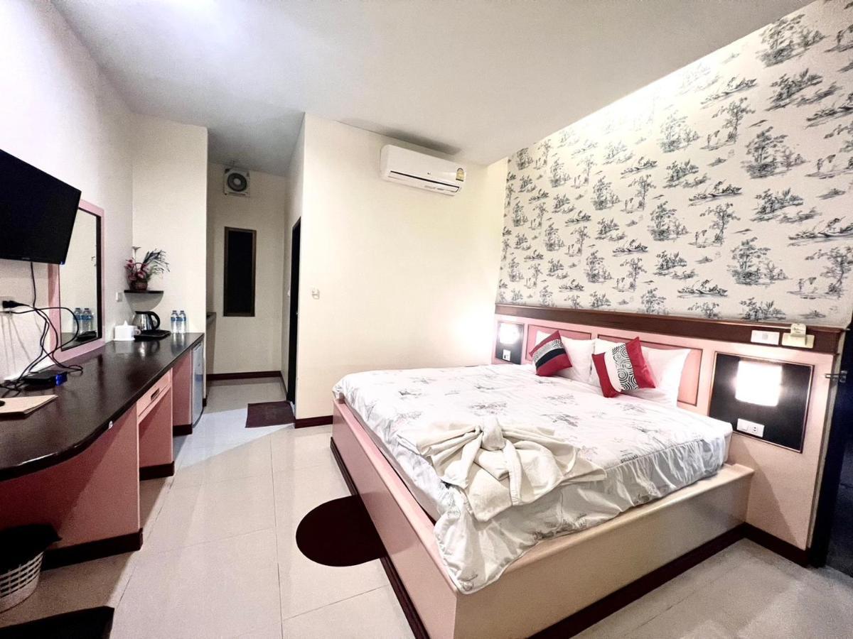 Banana Place Resort Chumphon Buitenkant foto
