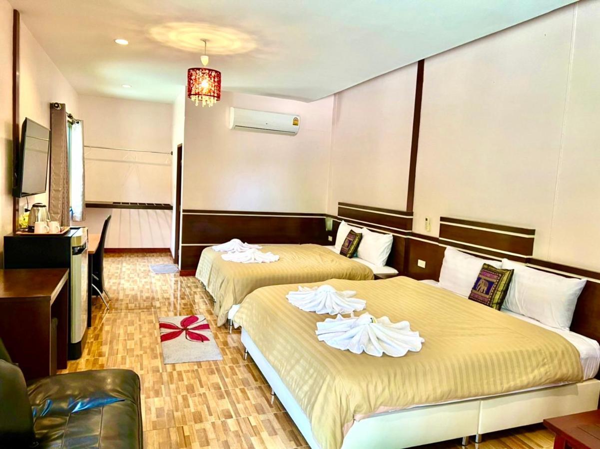Banana Place Resort Chumphon Buitenkant foto