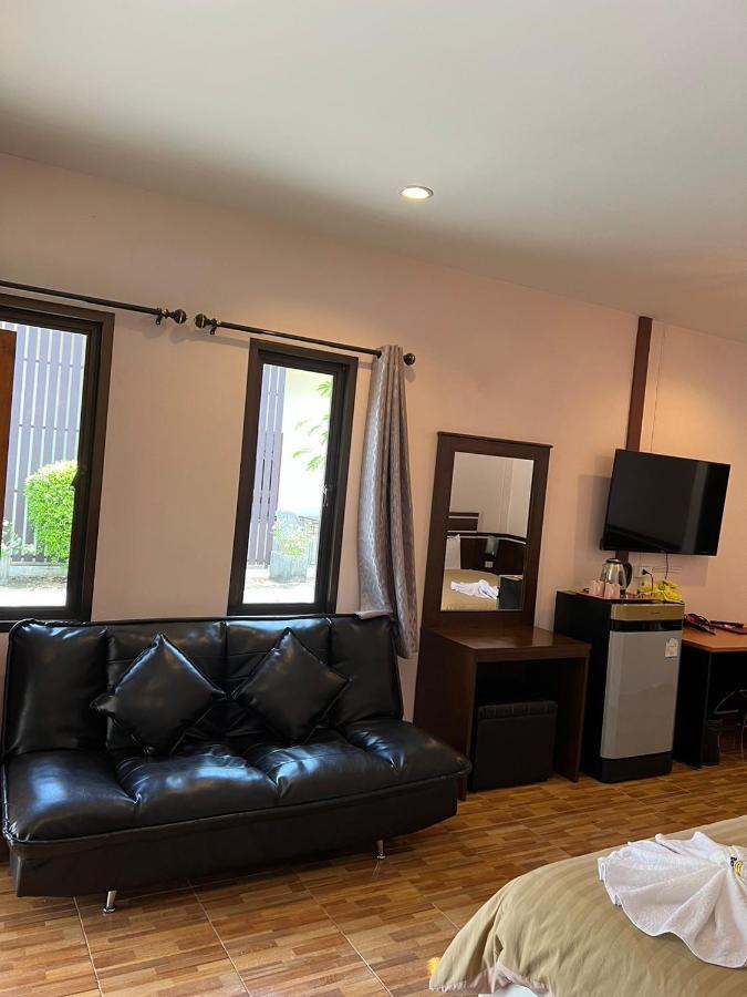 Banana Place Resort Chumphon Buitenkant foto