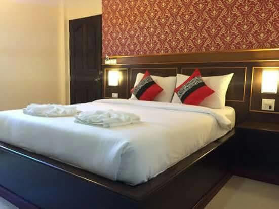 Banana Place Resort Chumphon Buitenkant foto